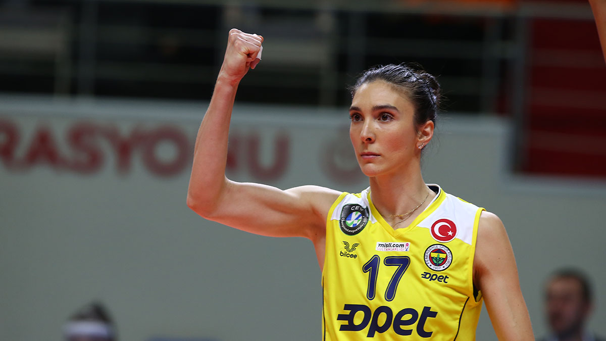 Naz Aydemir Akyol 2 Yil Daha Bizimle Fenerbahce Spor Kulubu