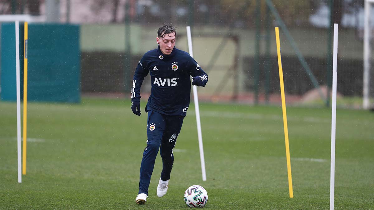 Mesut Ozil Ozel Program Dahilinde Calisti Fenerbahce Spor Kulubu